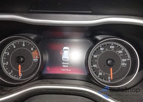 2017 Jeep Cherokee Trailhawk 4X4 from USA, damaged, VIN 1C4PJMBB2HW513082